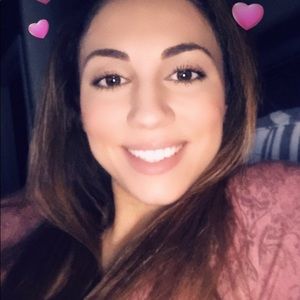 Meet your Posher, Zeina